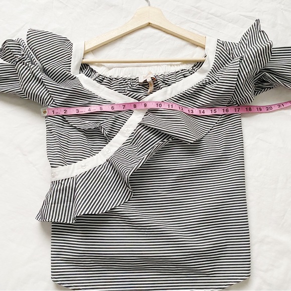 Laundry By Shelli Segul Stripe Cold Sleeve Ruffle Blouse - Picture 7 of 11